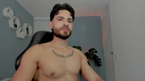 Snapshot of maxtowers chatting on 03.29.26 Maxi online show from 03.29.26