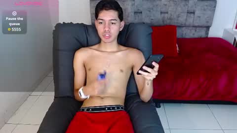 Snapshot of maxx_bigcock_ chatting on 06.10.26 Max online show from 06.10.26