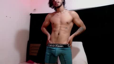 Snapshot of maxximus_10 chatting on 12.21.24 maxximus_10 online show from 12.21.24