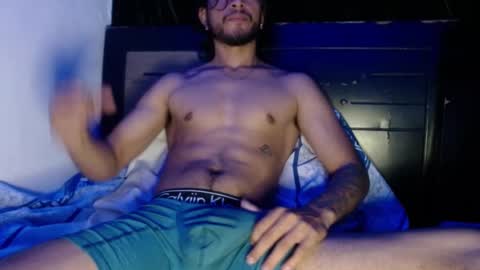 Snapshot of maxximus_10 chatting on 12.22.24 maxximus_10 online show from 12.22.24