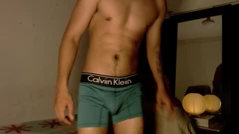 Snapshot of maxximus_10 chatting on 01.10.25 maxximus_10 online show from 01.10.25