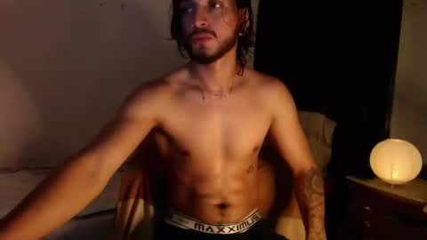 Snapshot of maxximus_10 chatting on 01.11.25 maxximus_10 online show from 01.11.25