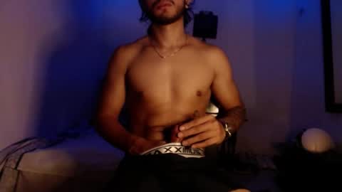 Snapshot of maxximus_10 chatting on 01.25.25 maxximus_10 online show from 01.25.25