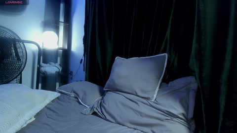 Snapshot of maxximus_10 chatting on 12.05.25 maxximus_10 online show from 12.05.25