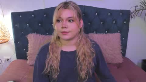 Snapshot of maxxxine_ chatting on 01.14.25 Maxine Minx online show from 01.14.25