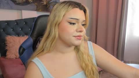 Snapshot of maxxxine_ chatting on 03.06.25 Maxine Minx online show from 03.06.25