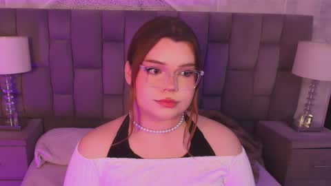 Snapshot of maxxxine_ chatting on 11.11.25 Maxine Minx online show from 11.11.25