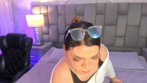 Maxine Minx online show from 03.16.26