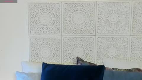 Victoria online show from 02.19.25