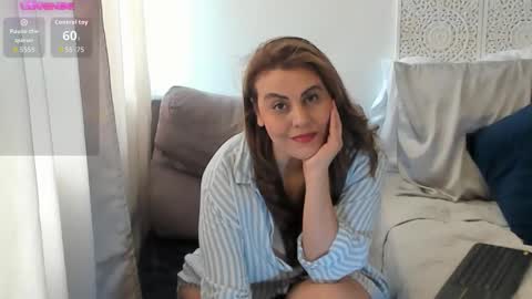 Victoria online show from 11.15.25