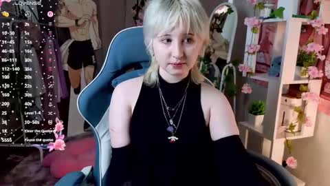 Snapshot of may_leaf chatting on 02.20.26 Mary online show from 02.20.26