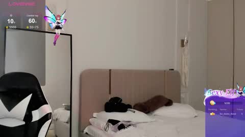 Snapshot of may_mia chatting on 02.14.26 Mia online show from 02.14.26