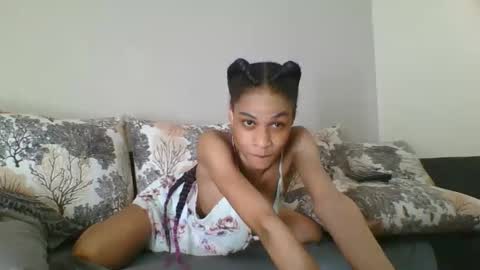 Snapshot of maya_dol chatting on 10.16.25 maya online show from 10.16.25