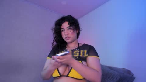 maya_house online show from 09.18.25