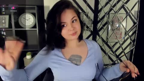 Snapshot of maya_muse chatting on 12.13.24 Woman online show from 12.13.24