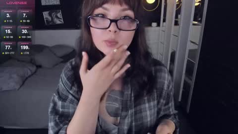 Snapshot of maya_muse chatting on 10.24.25 Woman online show from 10.24.25