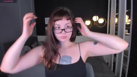 Snapshot of maya_muse chatting on 11.15.25 Woman online show from 11.15.25