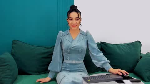 Maya online show from 02.08.25