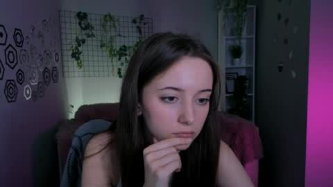 Snapshot of maya_venz chatting on 04.14.26 Maya online show from 04.14.26