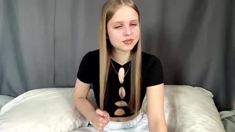 Luna  Mira online show from 03.28.26