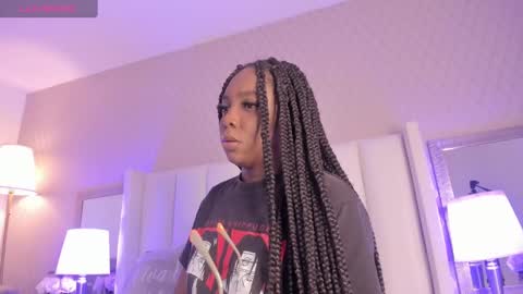 Snapshot of mayacardenas chatting on 02.21.25 Maya online show from 02.21.25