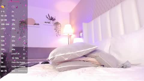 Snapshot of mayacardenas chatting on 02.21.25 Maya online show from 02.21.25