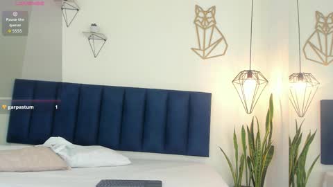 Snapshot of mayaevansmg chatting on 12.22.25 SOFIA online show from 12.22.25