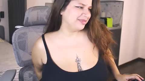 Snapshot of mayaik chatting on 02.19.26 mayaik online show from 02.19.26