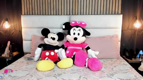 Nicolle Ruselle   Hello my lovely  schedule for great fun from  630 am and end 800 pm Colombian time I wait for you online show from 01.29.25