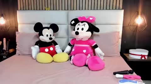 Nicolle Ruselle   Hello my lovely  schedule for great fun from  630 am and end 800 pm Colombian time I wait for you online show from 02.24.25