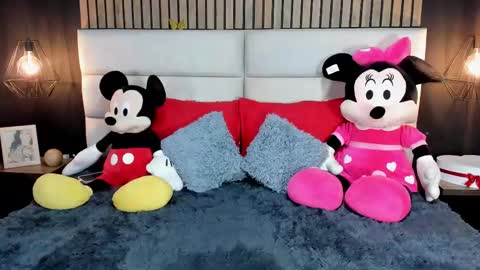 Nicolle Ruselle   Hello my lovely  schedule for great fun from  630 am and end 800 pm Colombian time I wait for you online show from 02.28.25