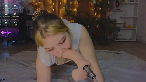 Snapshot of mayaster chatting on 01.30.25 Maya online show from 01.30.25