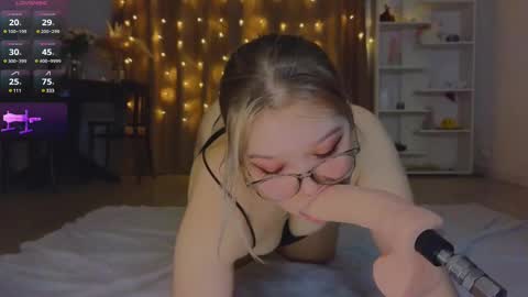 Snapshot of mayaster chatting on 02.21.25 Maya online show from 02.21.25