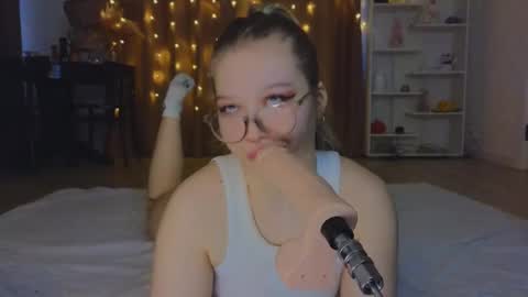 Snapshot of mayaster chatting on 03.02.25 Maya online show from 03.02.25