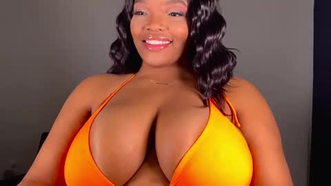 Snapshot of maybabi chatting on 12.22.24 MayBabi online show from 12.22.24