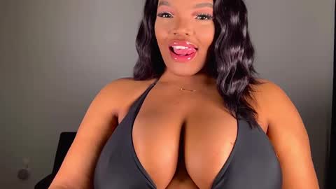 Snapshot of maybabi chatting on 12.29.24 MayBabi online show from 12.29.24