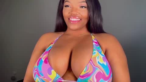 Snapshot of maybabi chatting on 02.05.25 MayBabi online show from 02.05.25