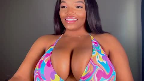 Snapshot of maybabi chatting on 02.05.25 MayBabi online show from 02.05.25