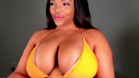 Snapshot of maybabi chatting on 02.08.25 MayBabi online show from 02.08.25