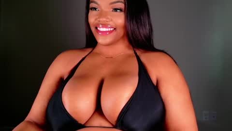 Snapshot of maybabi chatting on 02.15.25 MayBabi online show from 02.15.25