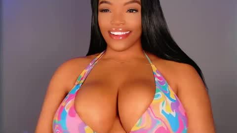 Snapshot of maybabi chatting on 10.03.25 MayBabi online show from 10.03.25