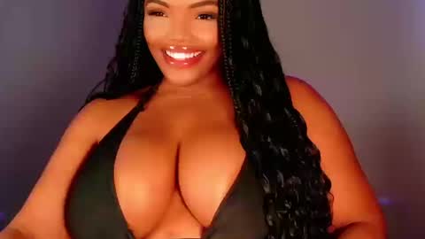 Snapshot of maybabi chatting on 10.18.25 MayBabi online show from 10.18.25