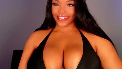 Snapshot of maybabi chatting on 11.28.25 MayBabi online show from 11.28.25