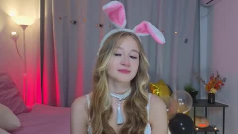 Snapshot of maybaybe chatting on 10.31.25 Alice online show from 10.31.25