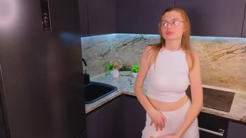 Mia online show from 02.12.25