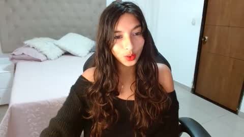 Snapshot of maydivaxox chatting on 01.06.26 MAYA online show from 01.06.26