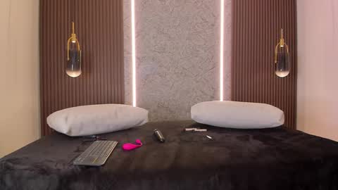 Maye Wells online show from 02.21.26