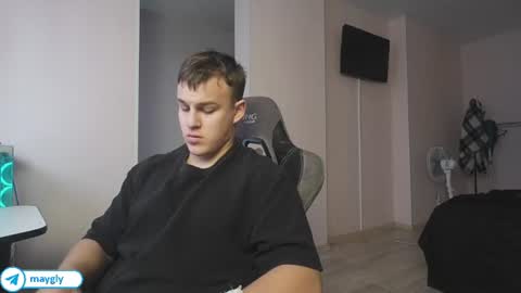 Snapshot of maygly chatting on 06.17.26 Slava and Alextatto online show from 06.17.26