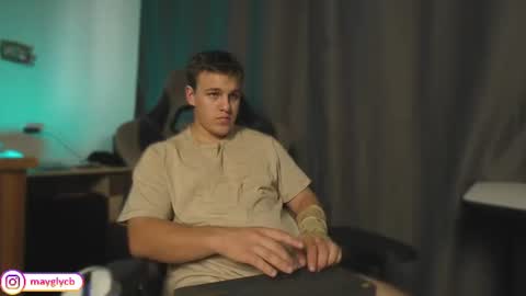 Snapshot of maygly chatting on 07.27.26 Slava and Alextatto online show from 07.27.26