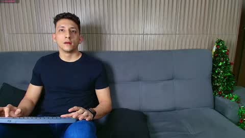 Snapshot of maykol_victoria chatting on 01.02.25 Maykol victoria1624 online show from 01.02.25